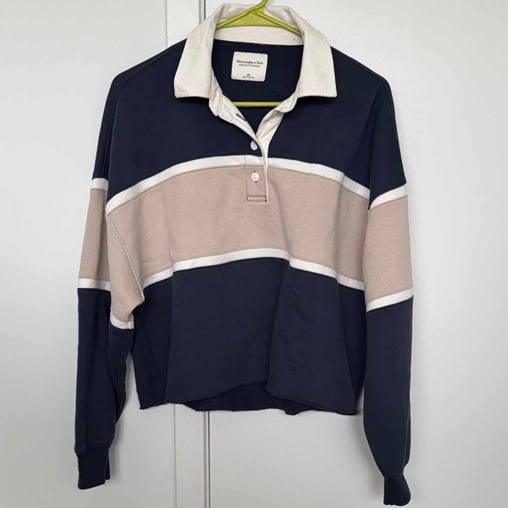 A&F collared polo crew size XS